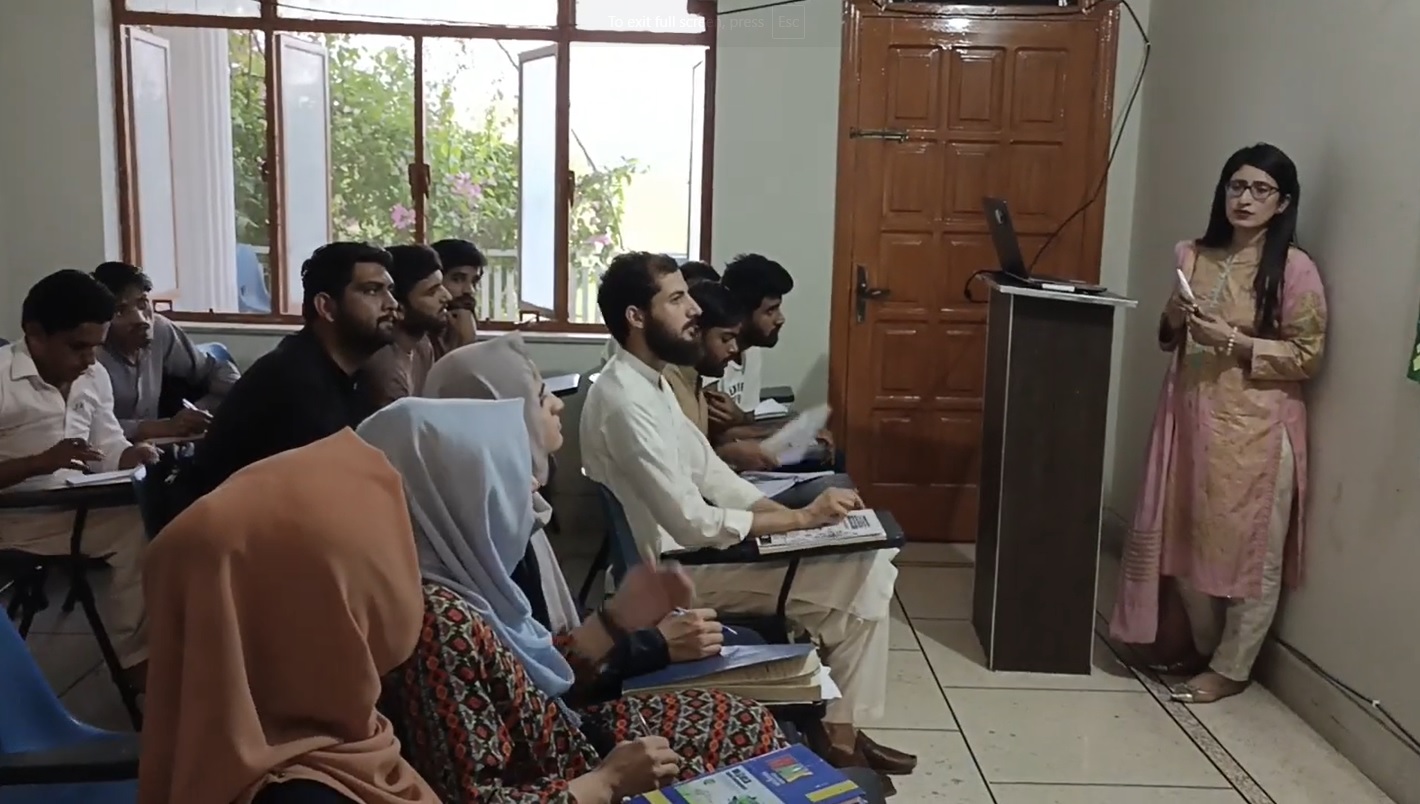 Mam Paras Mirani (CSP) Delivering a Lecture on Pak Affairs at CBA CSS <b>Acade...</b>